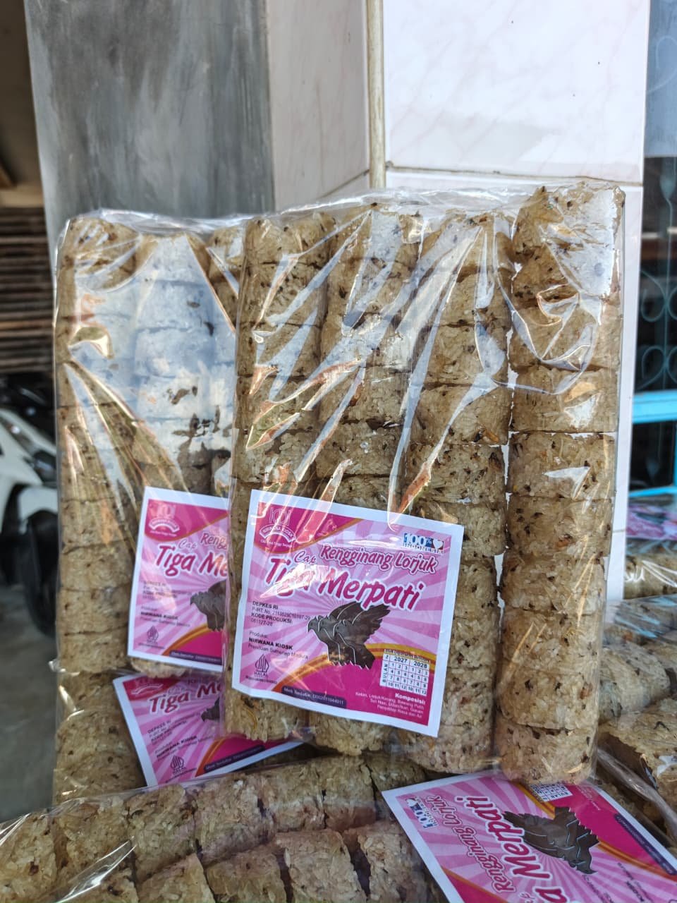 RENGGINANG TIGA MERPATI